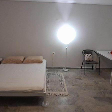 Cosy Guesthouse-Souterrain With Garden In City Center Corinth Exterior photo