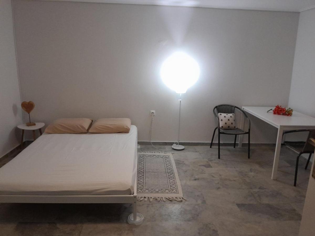 Cosy Guesthouse-Souterrain With Garden In City Center Corinth Exterior photo